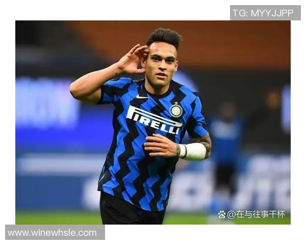 马丁内斯的传奇旅程：从新星崛起到足坛巨星的蜕变与挑战