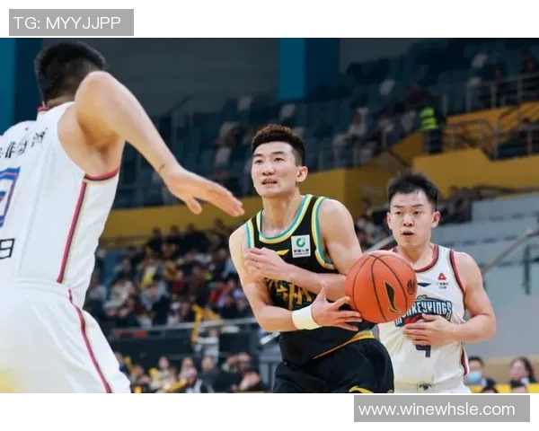 CBA同曦队与青岛队激战正酣谁能在这场对决中笑到最后